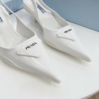 Sandal Prada mũi nhọn
