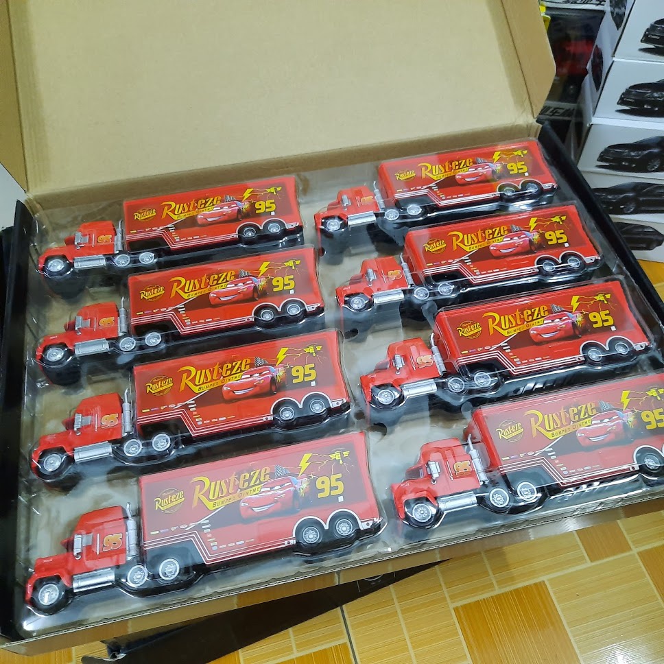 Xe ô tô tải Lightning Mc Queen Disney Pixar Cars Số 95