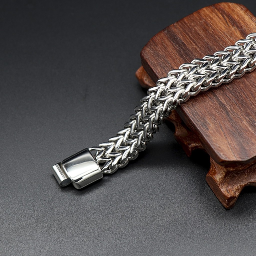 Vòng đeo tay/lắc tay nam dây xích bằng thép titan 316L cao cấp khóa cài nam châm đảm bảo chất lượng