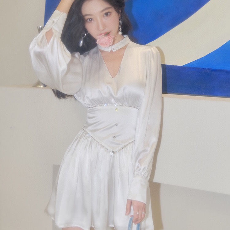 Đầm tay phồng màu trắng thiết kế quyến rũ phong cách Pháp thời trang mùa hè nữ tính thanh lịch