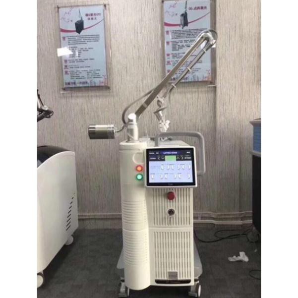 Máy Điều Trị Sẹo Rỗ, Trẻ Hóa LASER FRACTIONAL CO2 Trục KHuỷu - Thẩm Mỹ Huyền Trang