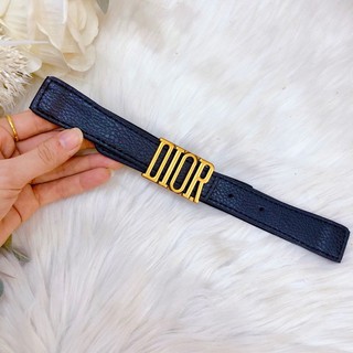 Đai nịt bản nhỏ phối đầm váy belt