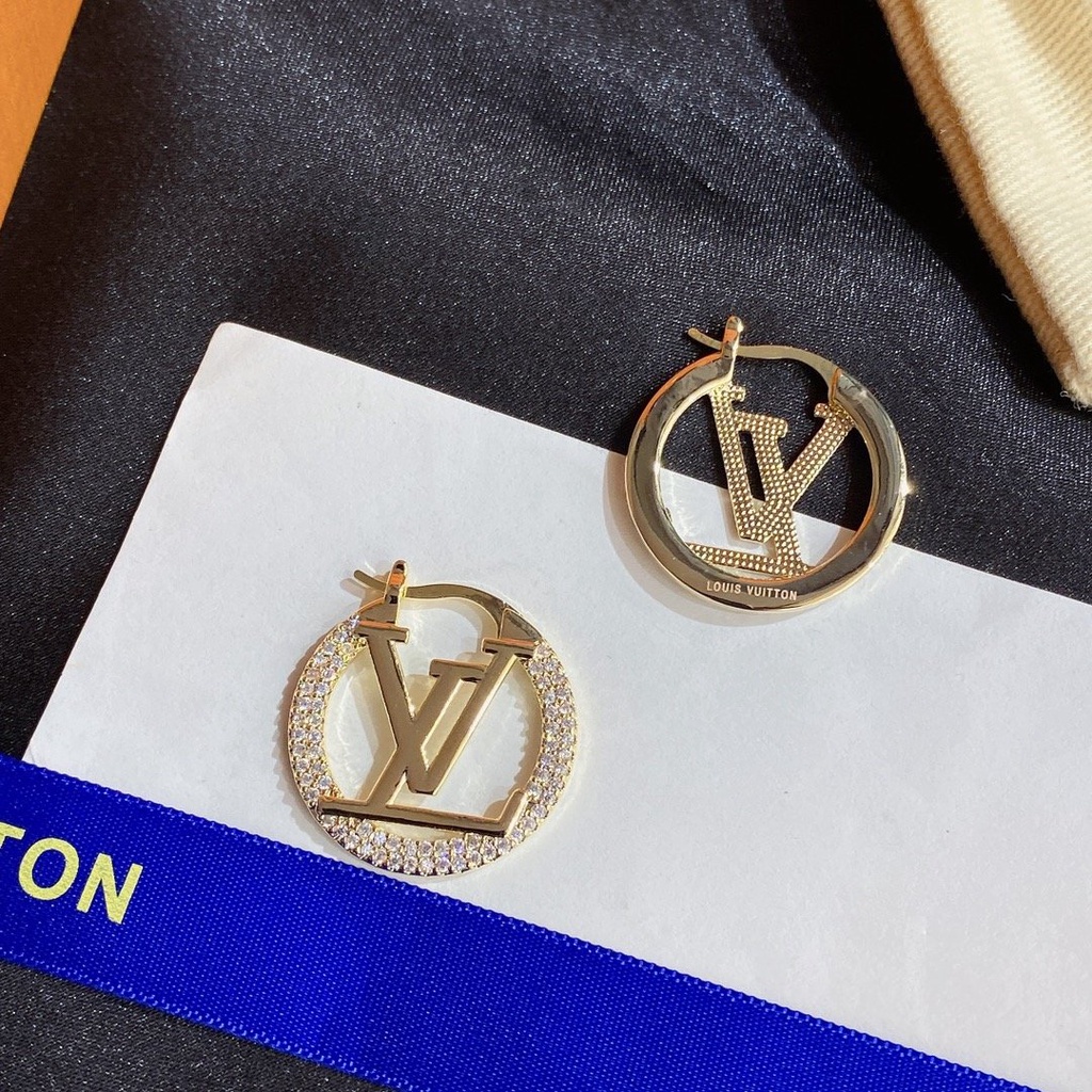 LOUIS VUITTON Khuyên Tai Tròn Bằng Thép Titan In Logo LV Thời Trang