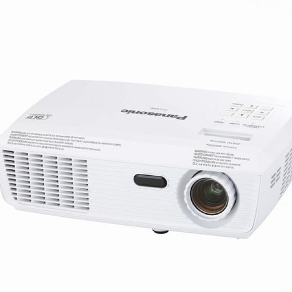 Máy chiếu Panasonic PTLB305 công suất 300W