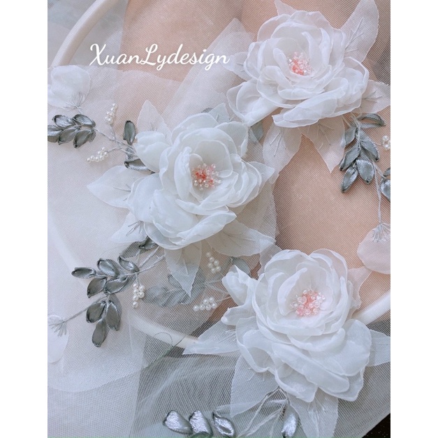 Hoa voan đính áo dài