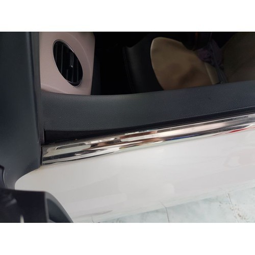 Nẹp viền chân kính, cong kính Xe Grand i10 2014- 2020 chất liệu inox dùng chung 2 bản sedan và hatback