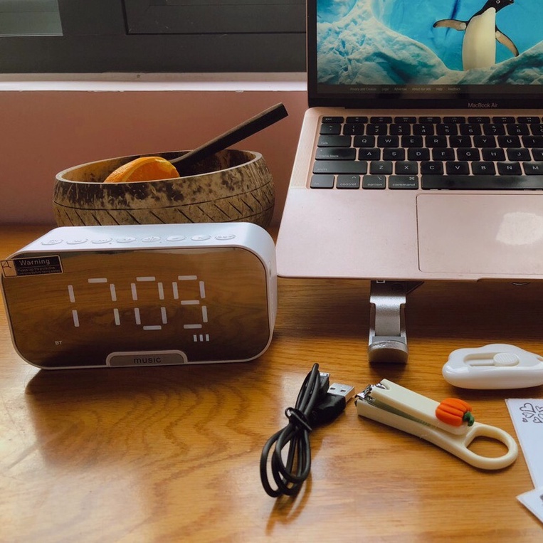 Loa bluetooth mini G10 cao cấp, kiêm đồng hồ báo thức ,nghe đài FM, màn hình tráng gương hiển thị đèn led - BH 1 đổi 1