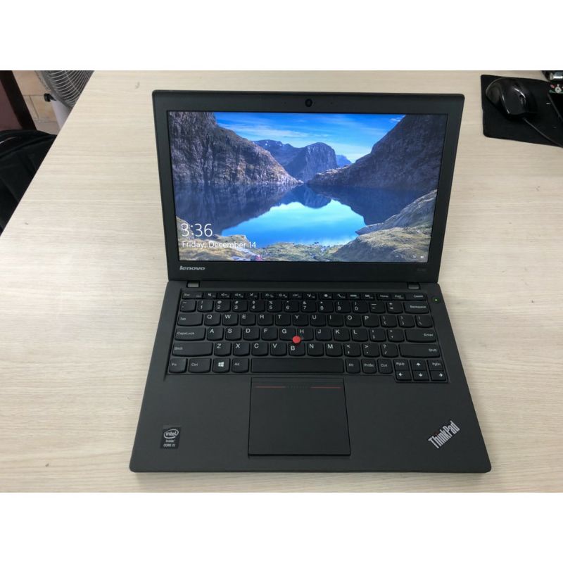 laptop Thinkpad X240 của Lenovo:
CPU: Intel Core i5 Haswell 4300U ( 4 nhân x 1.9 ghz)
Ram: 4GB ddr3
Ổ cứng: SSD 128GB | BigBuy360 - bigbuy360.vn