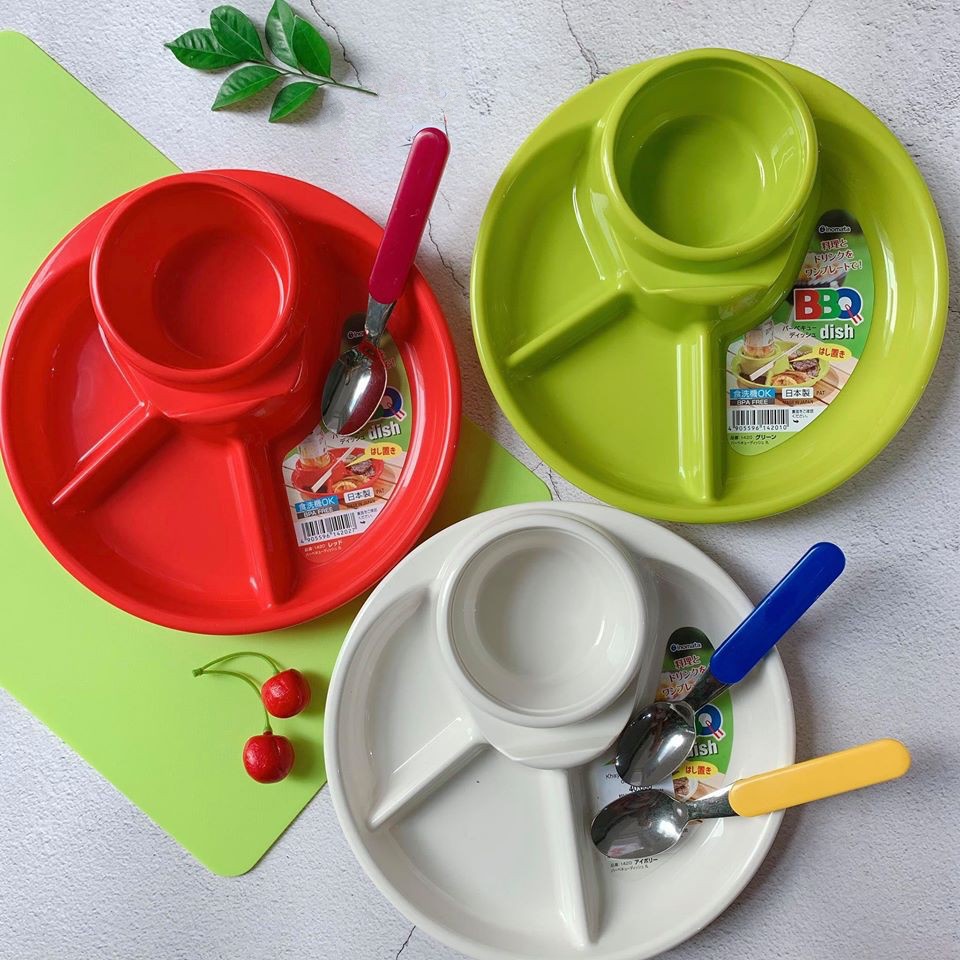 Khay ăn 3 ngăn cho bé có kèm khay để cốc, thìa dĩa nội địa Nhật Bản