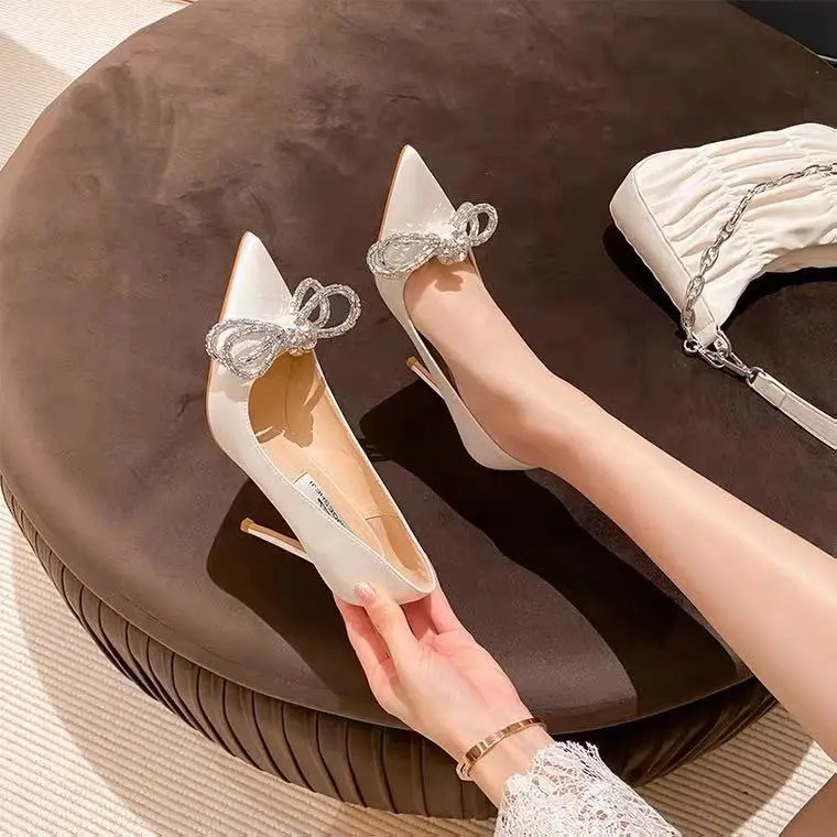 Giày Cao Gót Mũi Nhọn Đính Đá Sang Trọng Cho Phù Dâu
