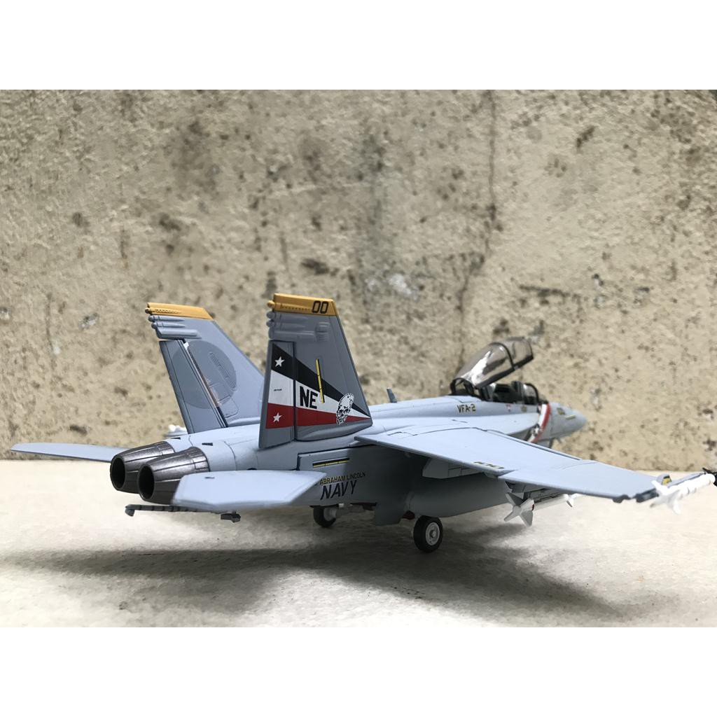 Mô hình Máy bay F/A-18F Super Hornet - 1:72
