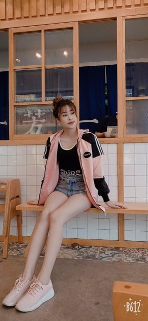 [Mã WASTMAY giảm 15% tối đa 30K đơn 150K] [Giá siêu rẻ] Áo khoác kaki logo phối đen | BigBuy360 - bigbuy360.vn