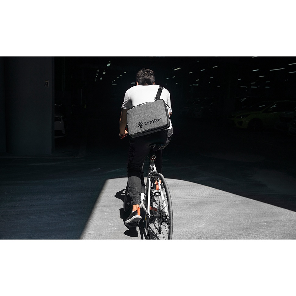 Túi Đeo Chéo Chống Sốc Tomtoc 360° Codura Dành Cho Macbook M1/M2 13/14/15/16inch