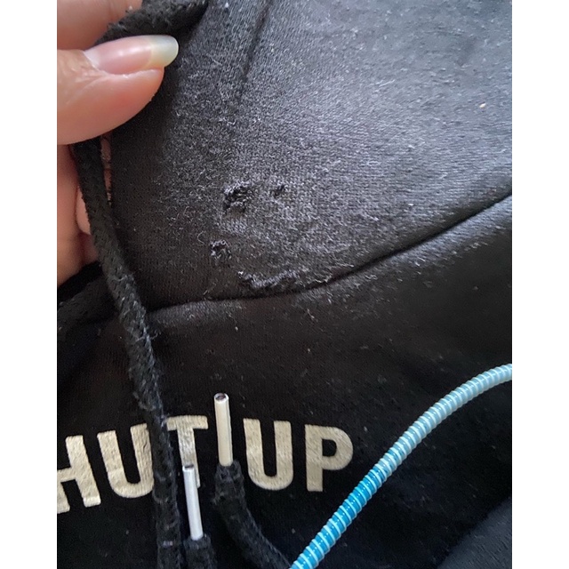 ÁO HOODIE BỊ XƯỚC Ở NÓN 2HAND