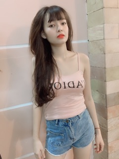 Áo hai dây có mút ngực