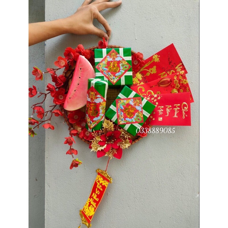 Mẹt tre bánh chưng( bánh trưng ),bánh tét dưa hấu, hoa trạng nguyên đỏ vàng, trang trí tết, sẵn hàng ạ
