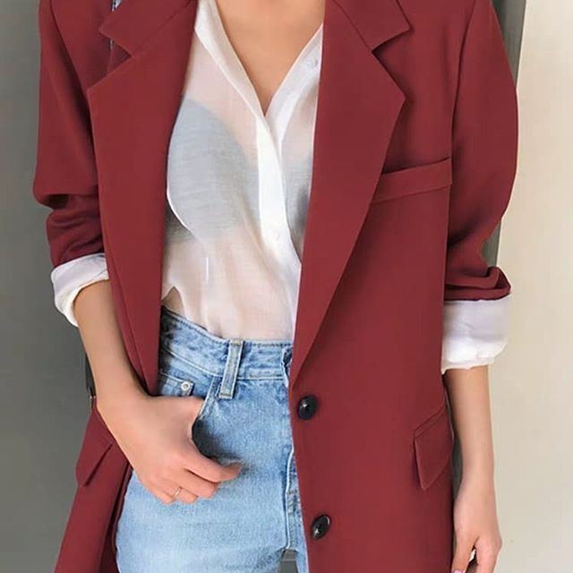 Blazer đỏ đô lót trắng