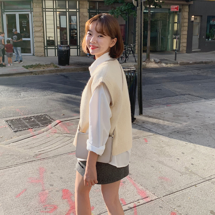 Áo sơ mi và áo khoác không tay thiết kế thoải mái thời trang xinh xắn | BigBuy360 - bigbuy360.vn