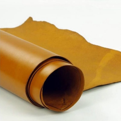 Da bò thuộc miếng làm bằng da bò thật kích thước 190 X 280 MM dùng làm lót chuột hoặc nguyên liệu làm ví da bao da