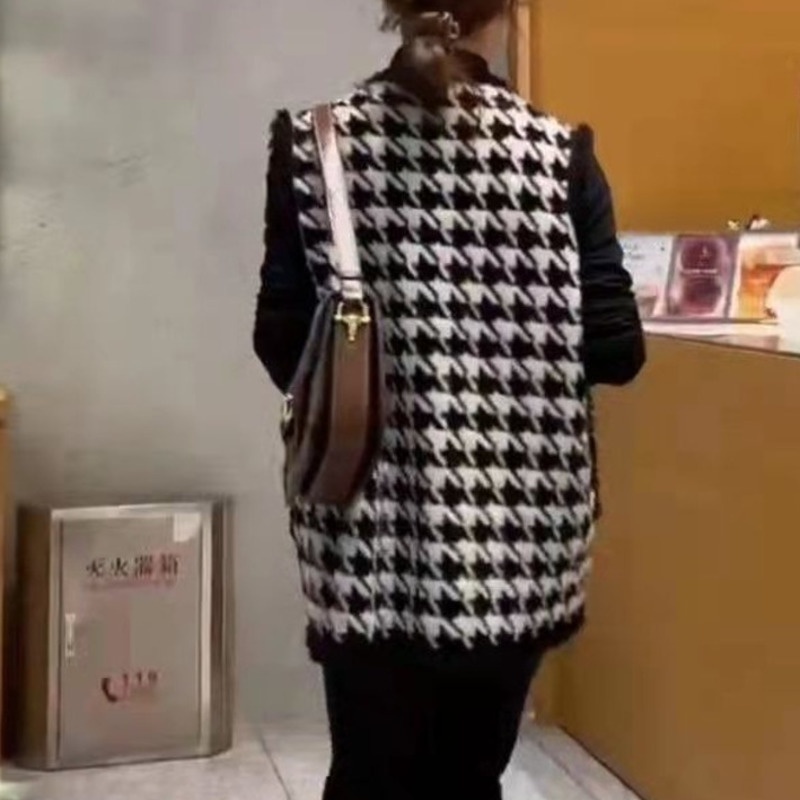 Áo khoác cardigan sát nách cổ chữ V họa tiết sọc răng cưa phong cách Hàn Quốc thời trang