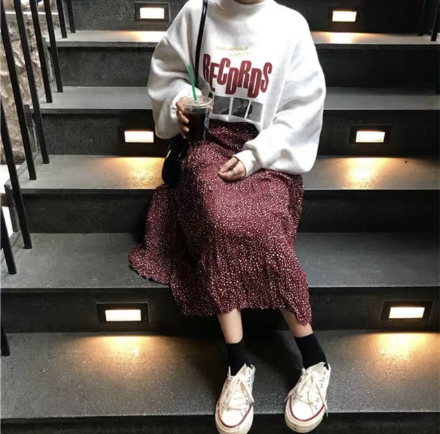 Áo nỉ + chân midi hoa nhí | BigBuy360 - bigbuy360.vn