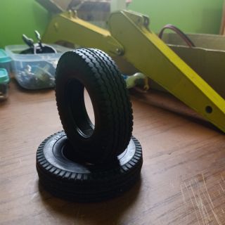 2 Lốp xe rc truck 1/14