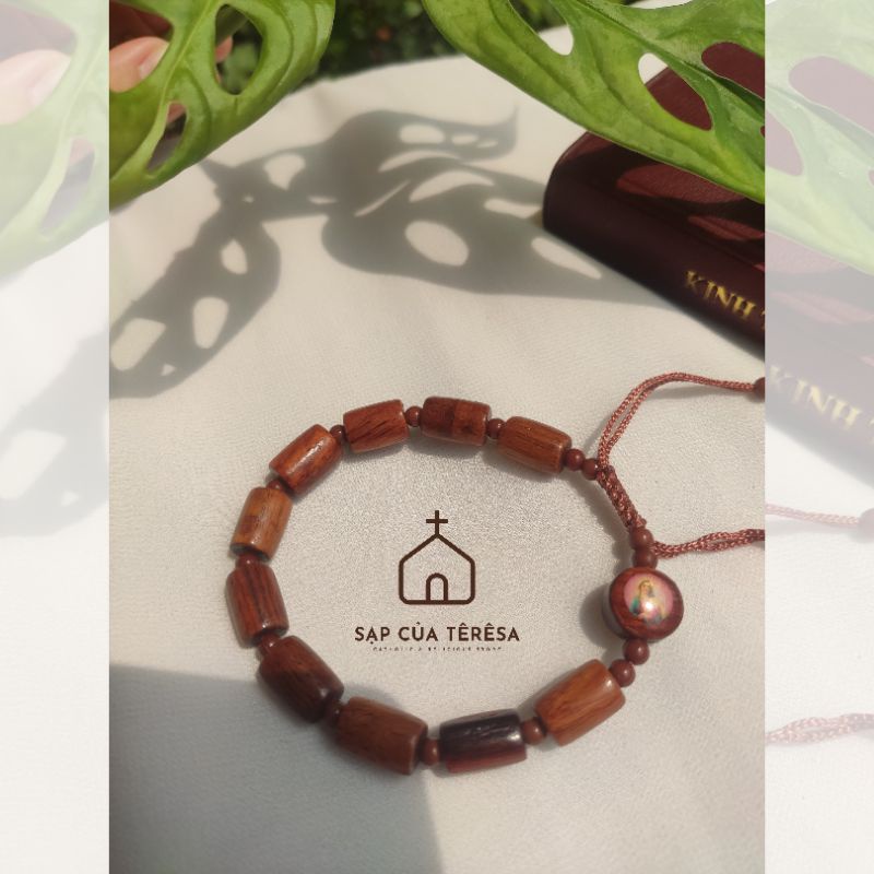 Chuỗi vòng tay 10 hạt có họa tiết chất liệu bằng gỗ tự nhiên - Sạp của Teresa Catholic