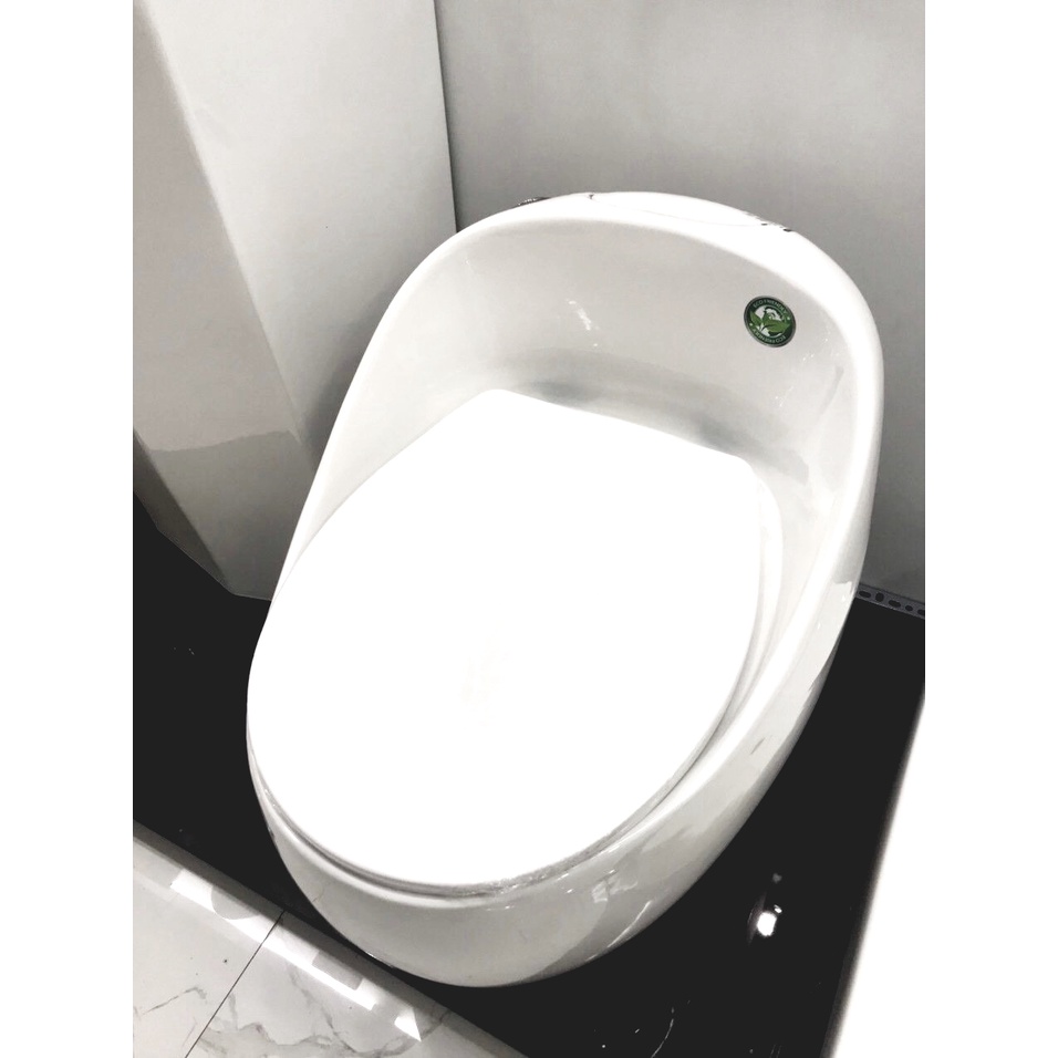 Bồn cầu trứng Royal ,RA 504, men nano kháng khuẩn bảo hành phụ kiện 3 năm , phần sứ 10 năm