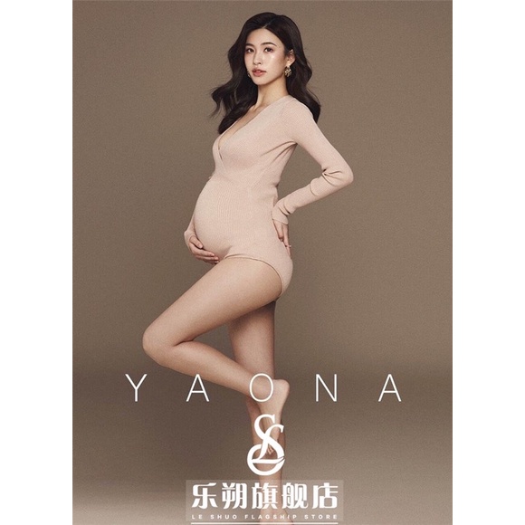 Bodysuit bầu chụp ảnh studio