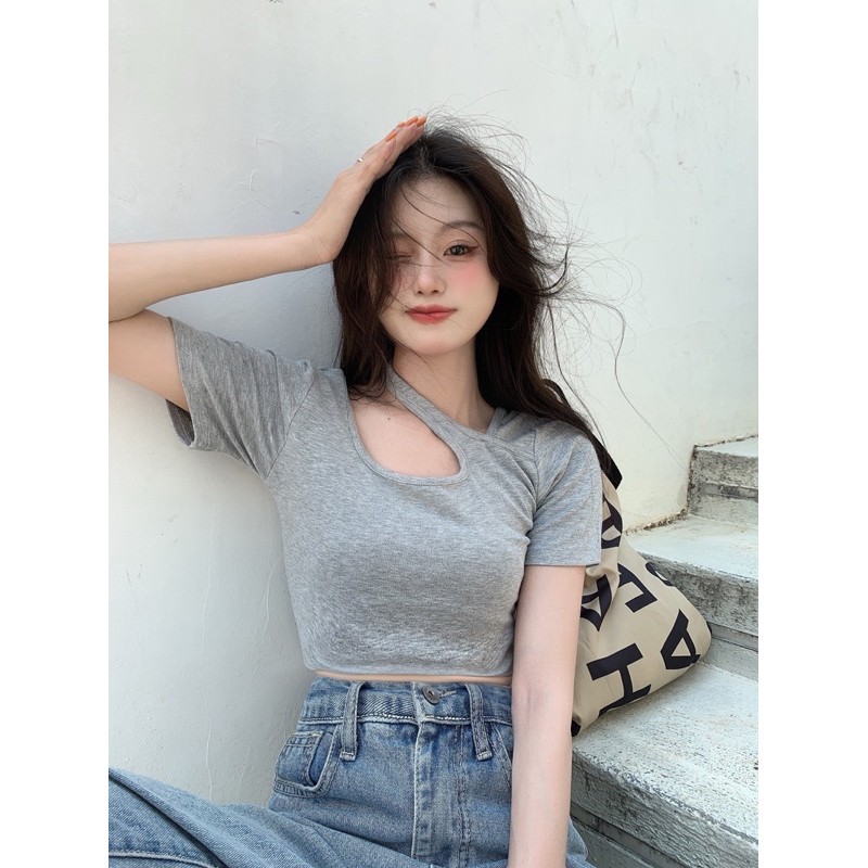 Áo croptop thun cut-out bắt xéo cổ cá tính 2021