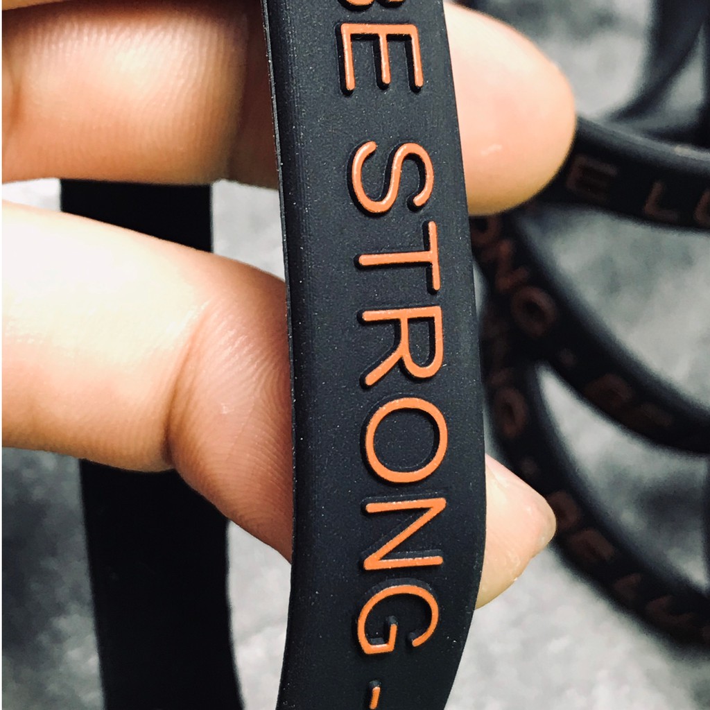 Vòng Đeo Lens Máy Ảnh - Vòng Tay Cao Su Thể Thao Khắc Chữ Be Strong Be Luxury - BIG SPORT | BigBuy360 - bigbuy360.vn