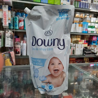 Nước Xả Vải Downy nhạy cảm mềm mại Túi 1.6l