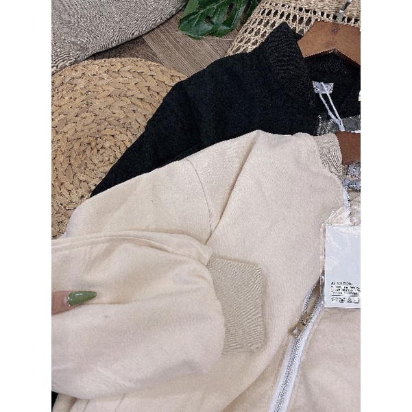 Áo khoác da lộn siêu đẹp, có 2 màu ạ