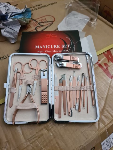 Bộ bấm móng tay 18 món kèm hộp 7020F,,,