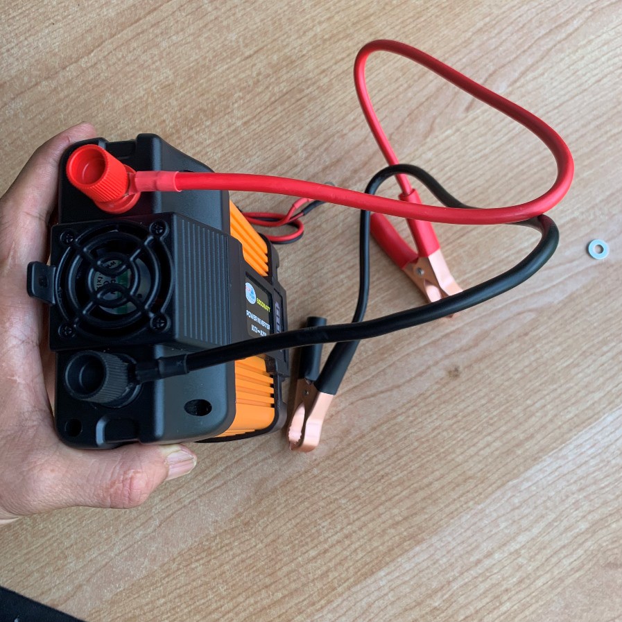 Máy Kích chuyển dòng điện 12V lên 110V, Công suất 300W dùng trên ô tô, gia đình, nhà xưởng, kích cá