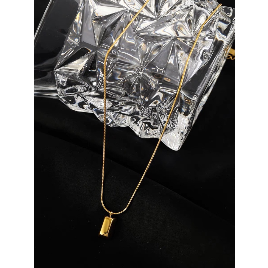 Vòng cổ Thép Titan Mạ Vàng 18k Mặt Vuông Thời Trang
