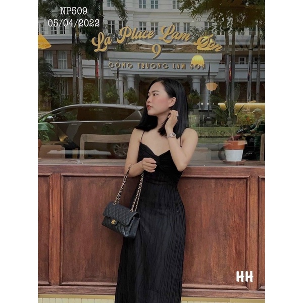 Đầm 2d xoắn ngực dập li