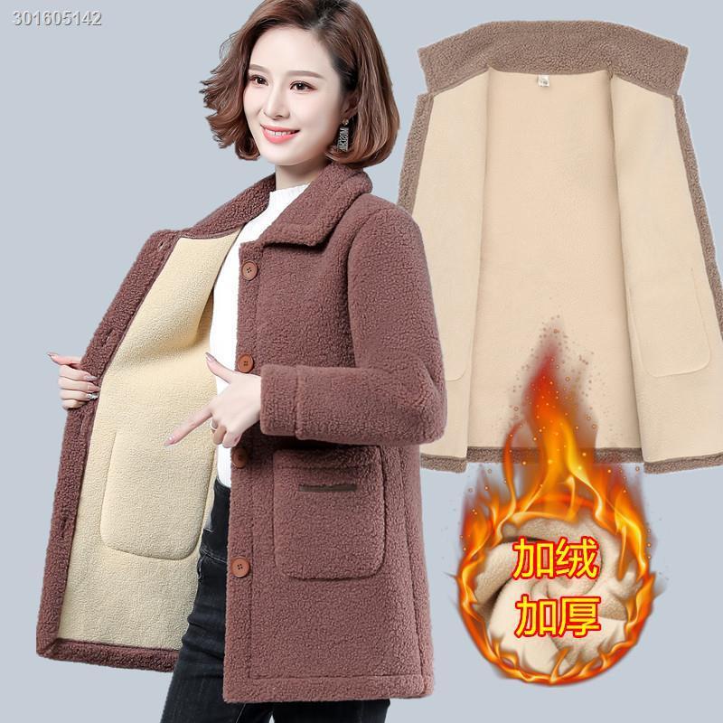 Middle-aged and elderly women s lamb wool granular fleece jacket jacket plus velvet thickening mother s clothing autumn and winter new fur