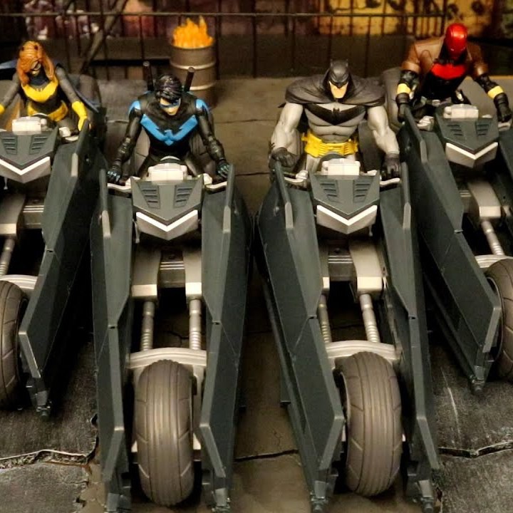 Mô Hình Batcycle Mcfarlane Batman White knight - Chính Hãng Fullbox