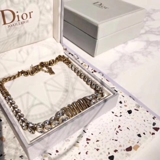 Set bông tai & chocker Dior