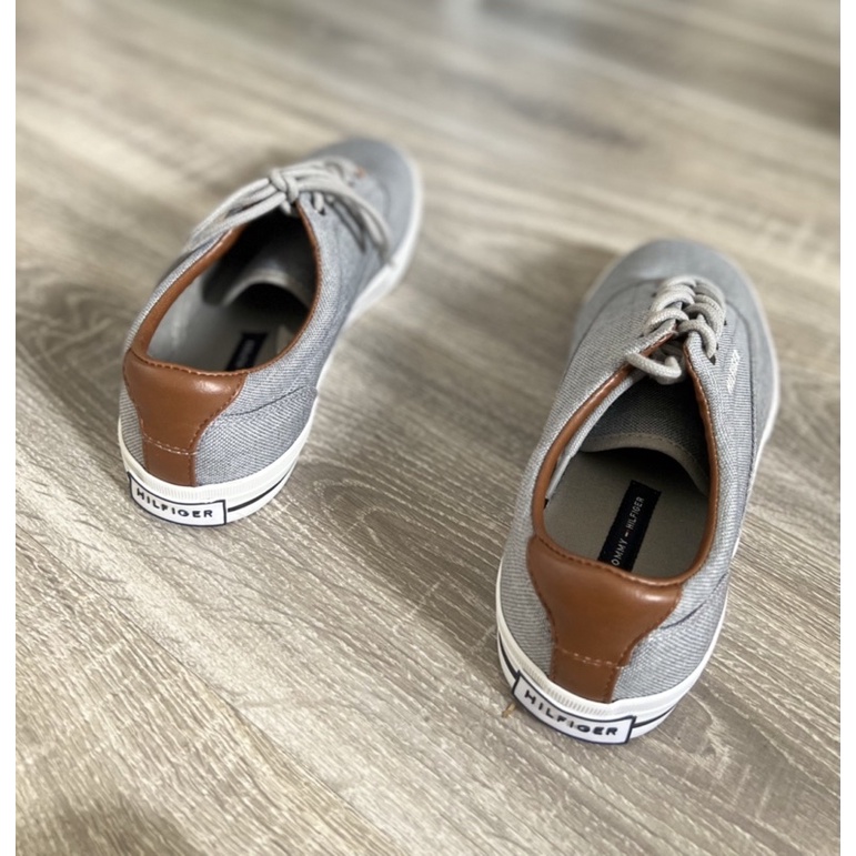 Giày nam TOMMY HILFIGER size fit chân 40.5/41 /41.5/42- Hàng pick store Mỹ, kèm hộp trắng
