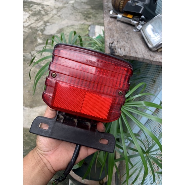 Honda win 100 / đèn hậu win 100