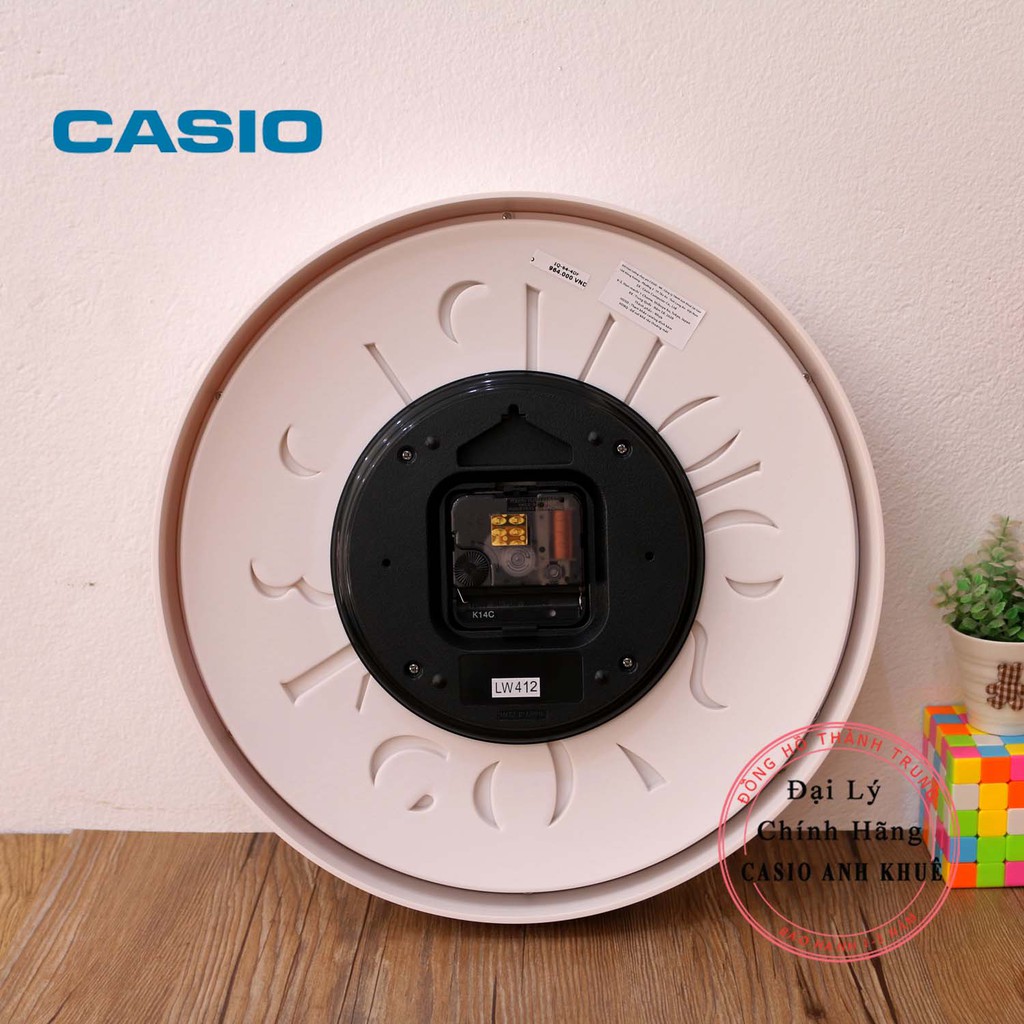 Đồng hồ treo tường phong cách hiện đại Casio IQ-64-4DF màu trắng ( 30.5 x 4.7 cm)
