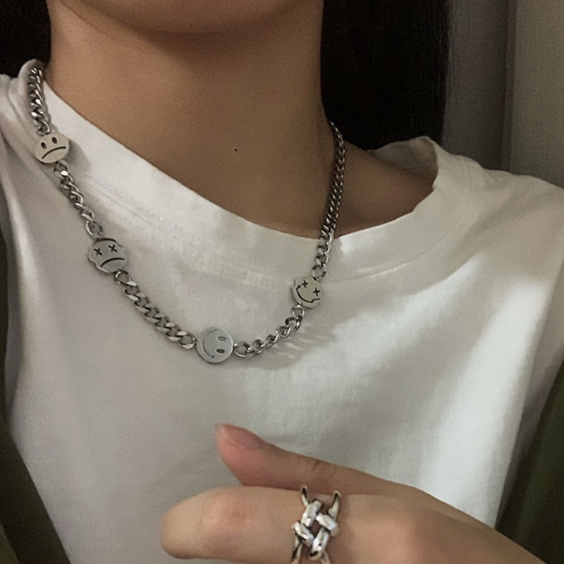 Dây Chuyền Thép Titan 22158 Mặt Emoji Phong Cách Hip Hop Đường Phố Cho Nam Và Nữ