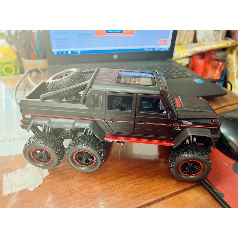 Xe sắt địa hình AMG loại lớn có nhạc, đèn