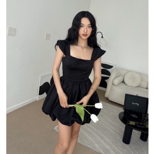 A. Đầm Xoè Cúp Bồng Đen Amelie