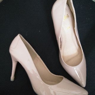 Giày Louboutin nude 7p