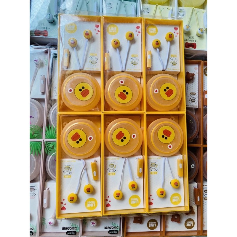 Tai nghe nhét tai có hộp đựng