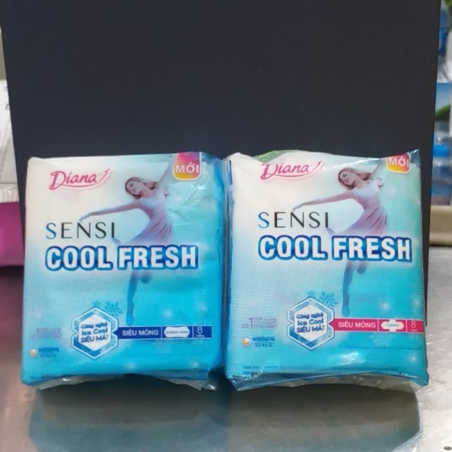 Băng vệ sinh Diana SenSi Cool Fresh siêu mỏng gói 8 miếng