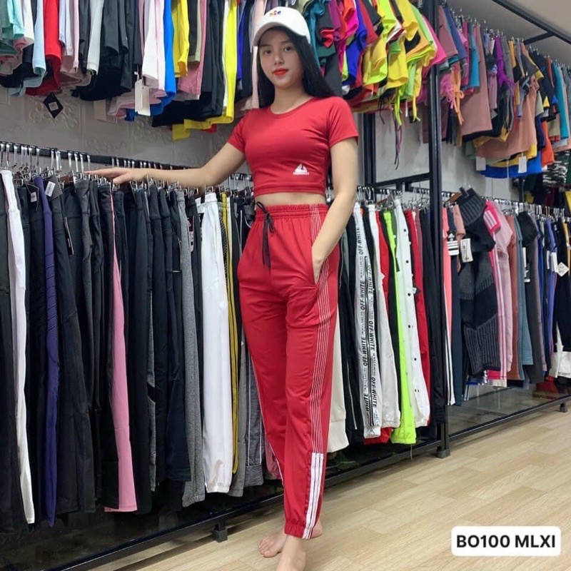 Bộ Đồ Tập Gym Yoga Nữ - Bộ Tập Quần Jogger Chạy Chỉ Nổi Kết Hợp Áo Croptop Lưới Vai Tam Giác Có Sẵn Mút